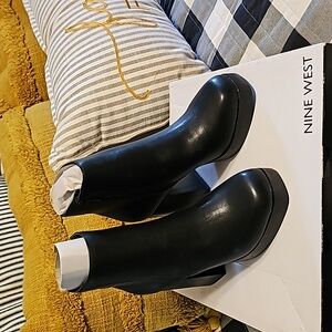 Nine West Size 6.5 Black Platform Boot New